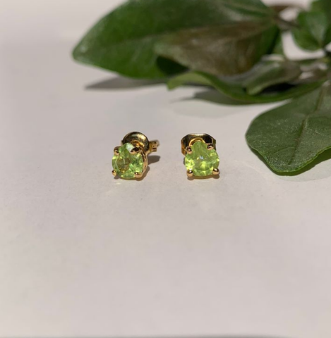 Aretes trillion Peridoto con cubierta en Oro